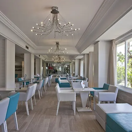 Bahia De Alcudia & Szálloda 4*